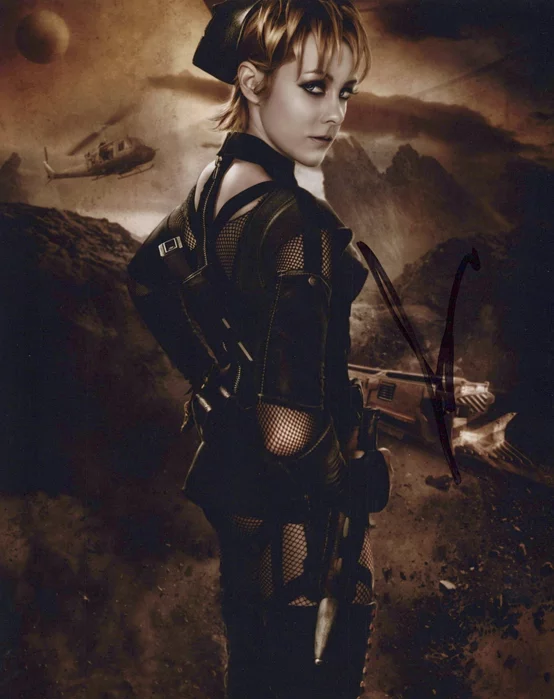 Jena Malone autograph