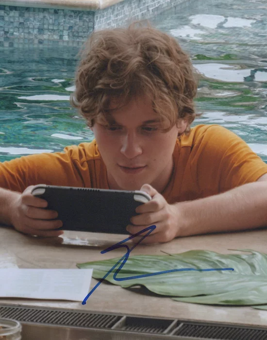 Fred Hechinger autograph