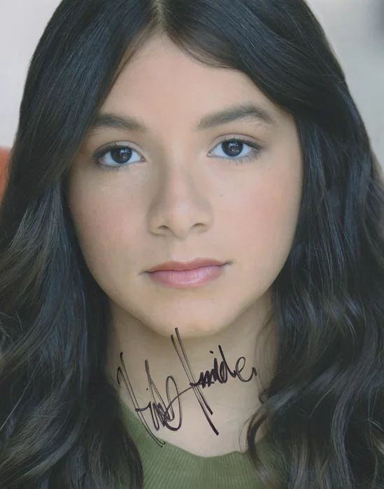 Hailey Hermida autograph