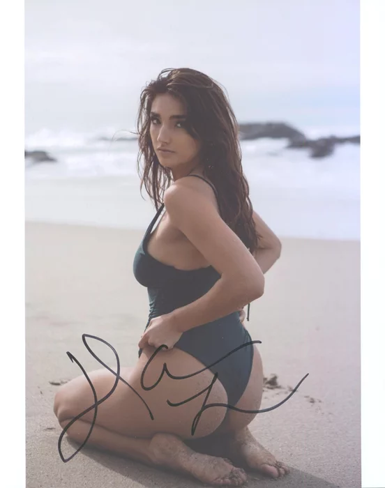 Hailee Keanna Lautenbach autograph