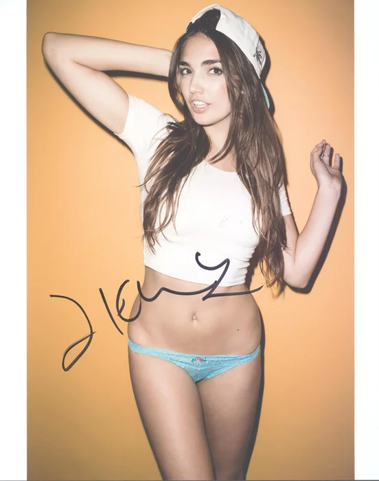Hailee Keanna Lautenbach autograph