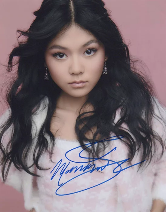 Momona Tamada autograph