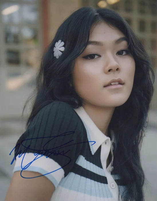 Momona Tamada autograph