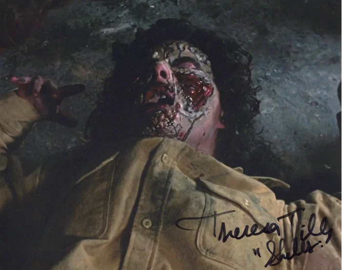 Theresa Tilly autograph