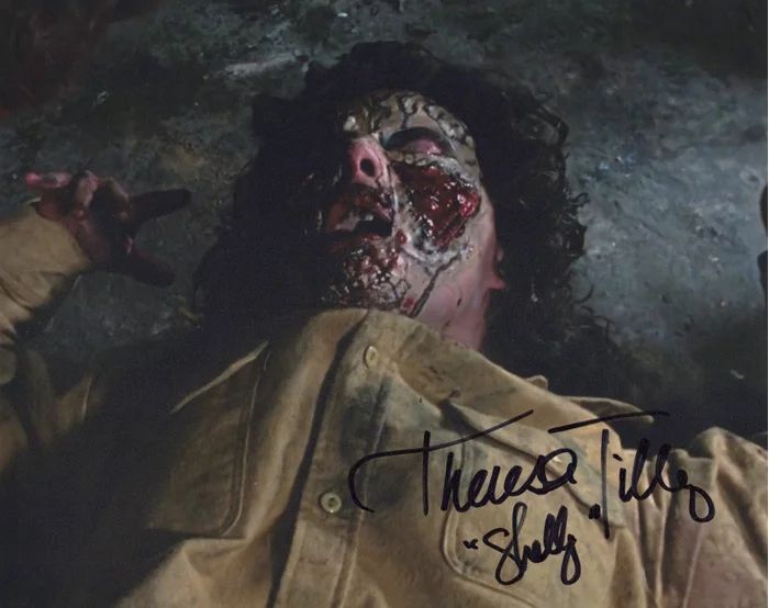 Theresa Tilly autograph