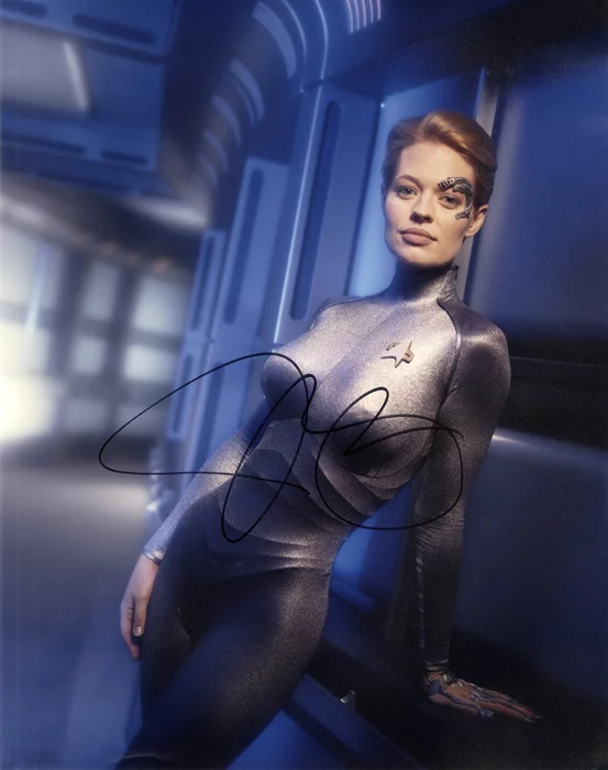Jeri Ryan autograph