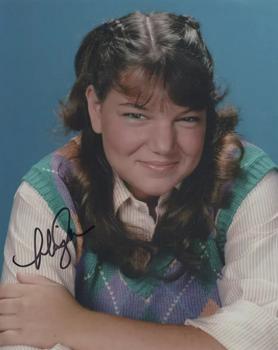 Mindy Cohn autograph