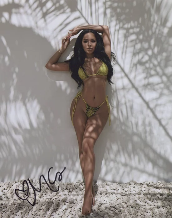 Melissa Ceja autograph