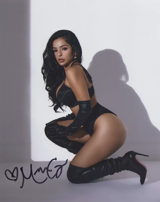 Melissa Ceja autograph