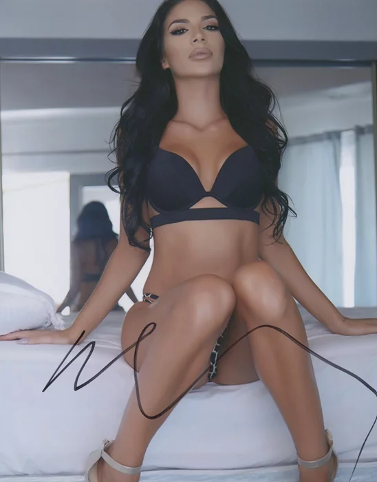 Margaux Cotero autograph