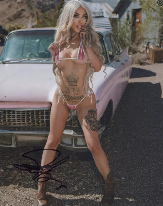 Sophia James autograph