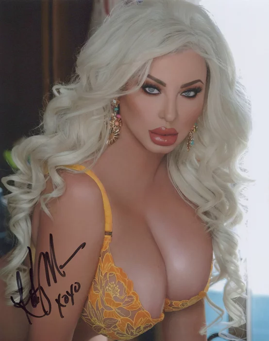 Katy Monroe autograph