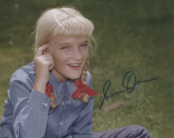 Susan Olsen autograph