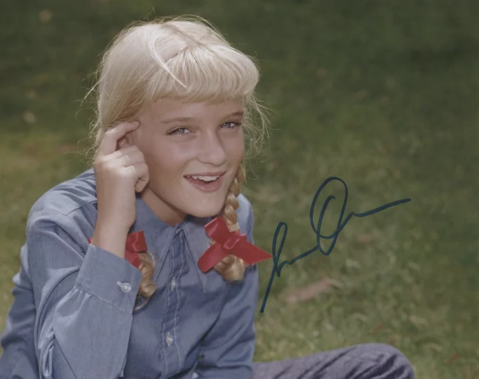 Susan Olsen autograph