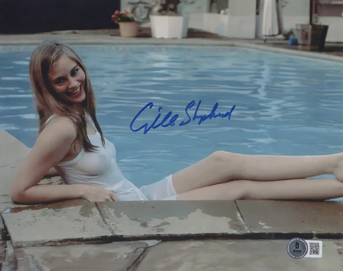 Cybill Shepherd autograph