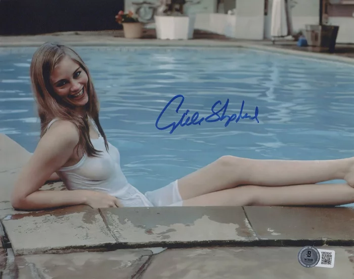 Cybill Shepherd autograph