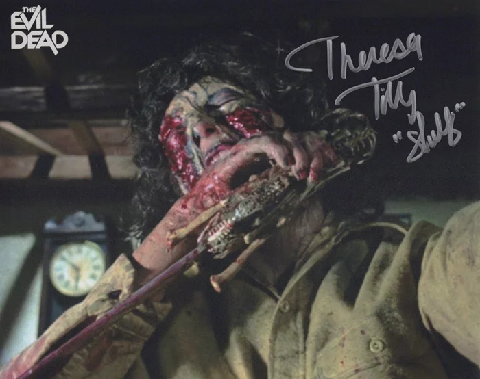 Theresa Tilly autograph