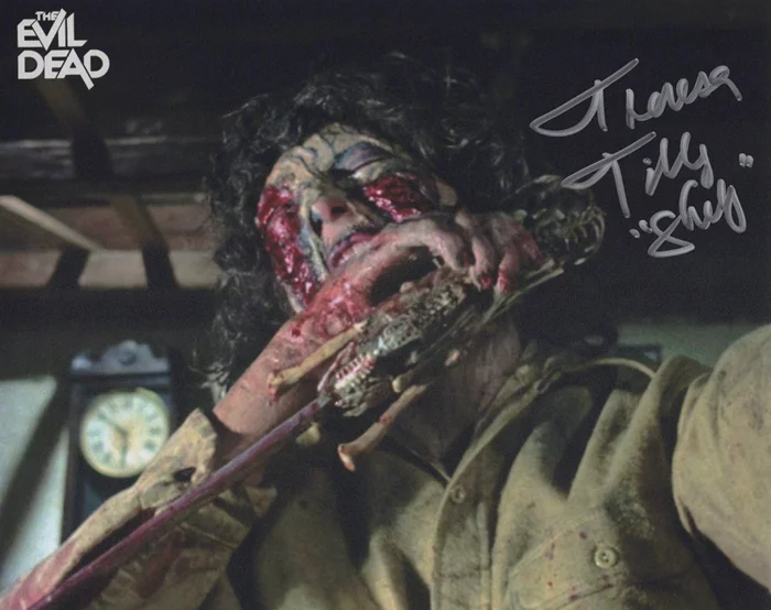 Theresa Tilly autograph