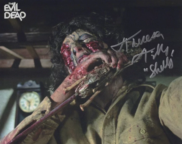 Theresa Tilly autograph