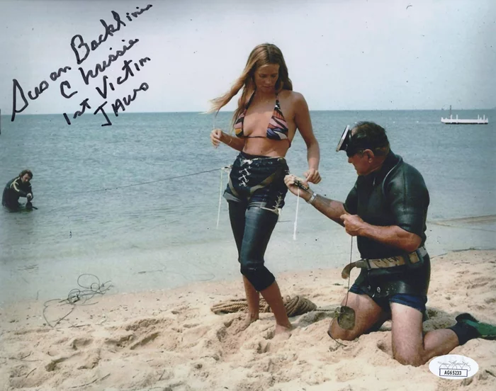 Susan Backlinie autograph