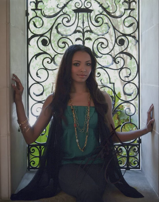 Katerina Graham autograph