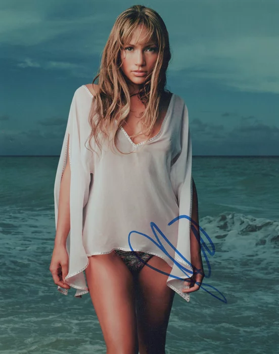 Jennifer Lopez autograph