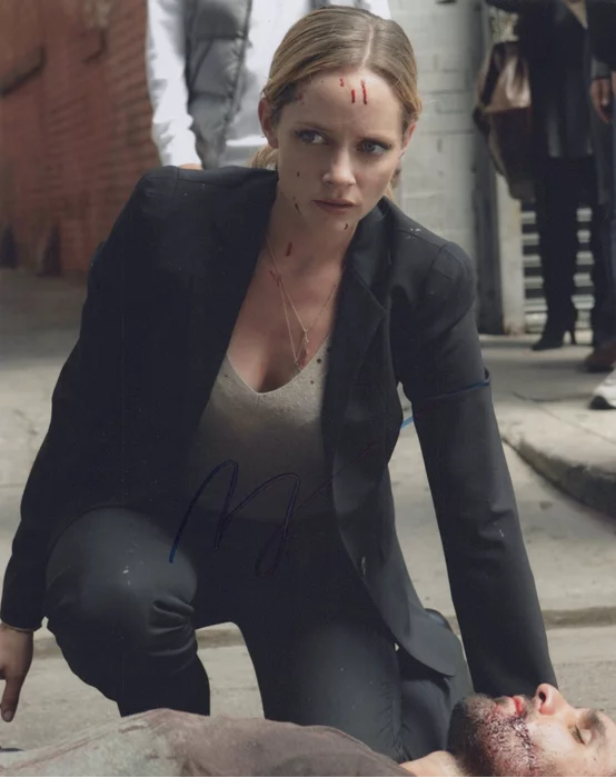 Marley Shelton autograph