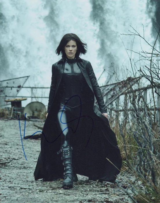 Kate Beckinsale autograph