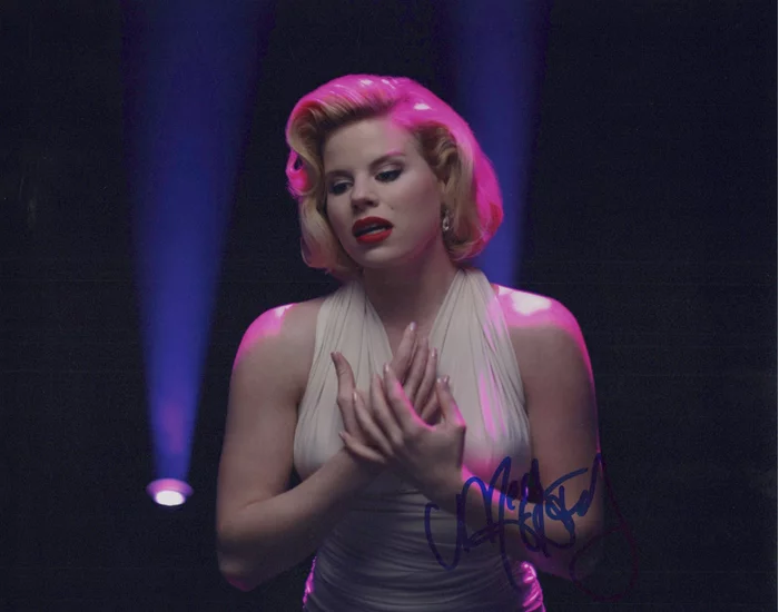 Megan Hilty autograph