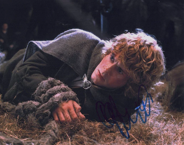 Dominic Monaghan autograph