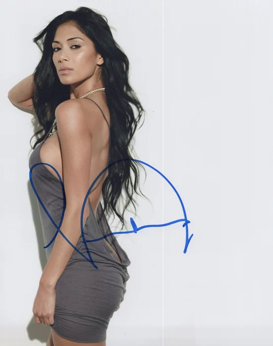 Nicole Scherzinger autograph