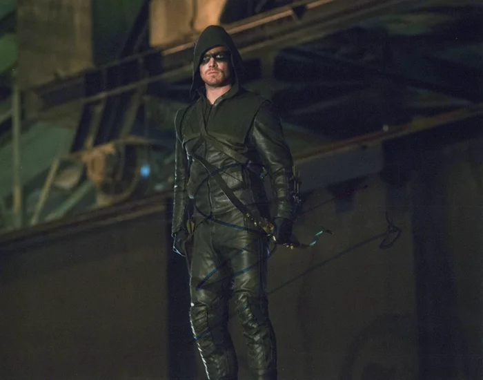 Stephen Amell autograph