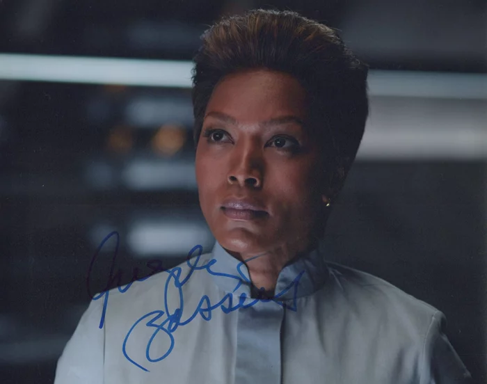 Angela Bassett autograph