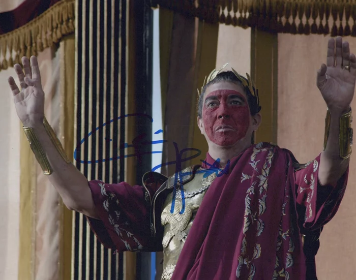 Ciaran Hinds autograph