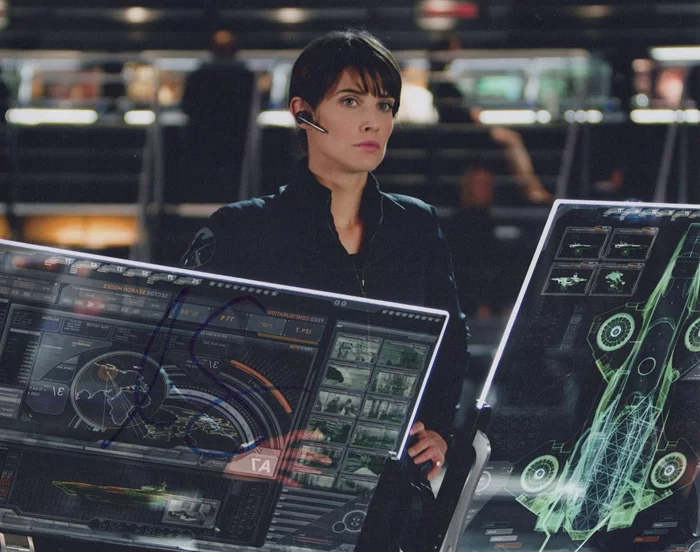 Cobie Smulders autograph