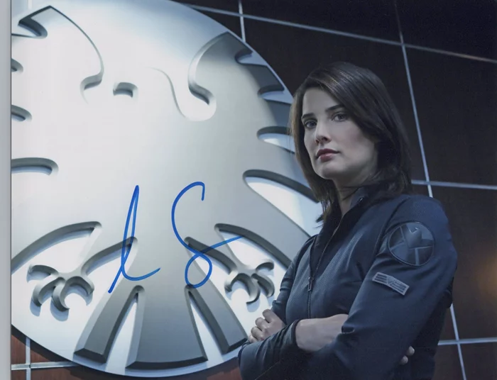 Cobie Smulders autograph
