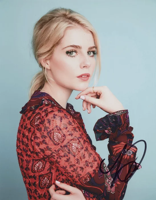 Lucy Boynton autograph
