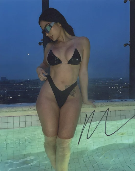 Margaux Cotero autograph