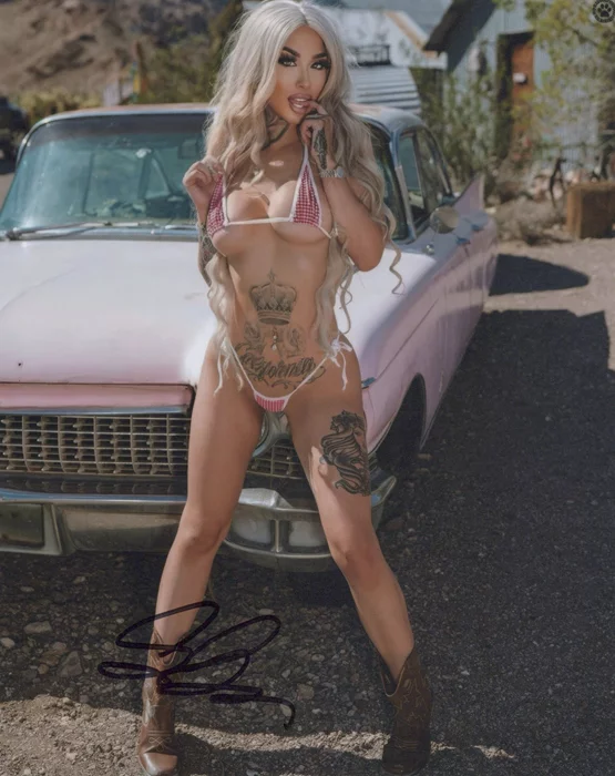 Sophia James autograph