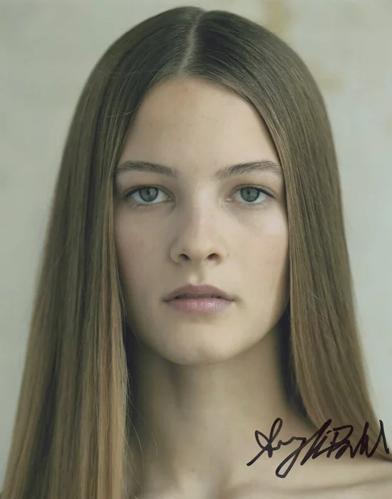 Avery Pohl autograph