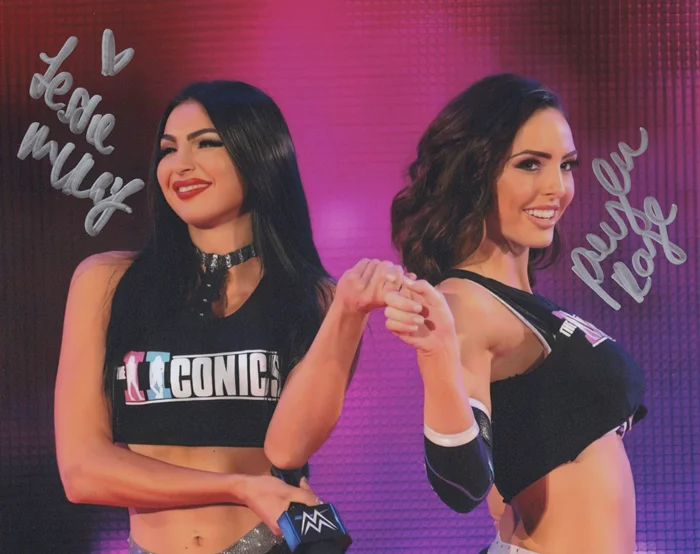 The IIconics autograph