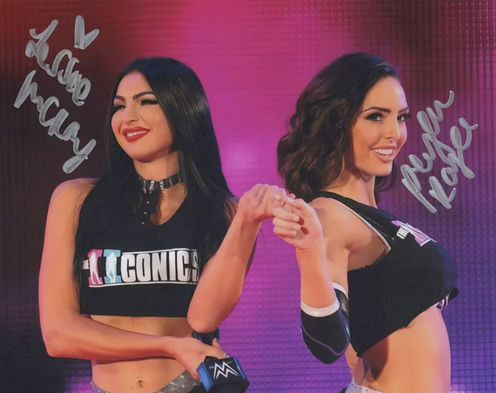 The IIconics autograph