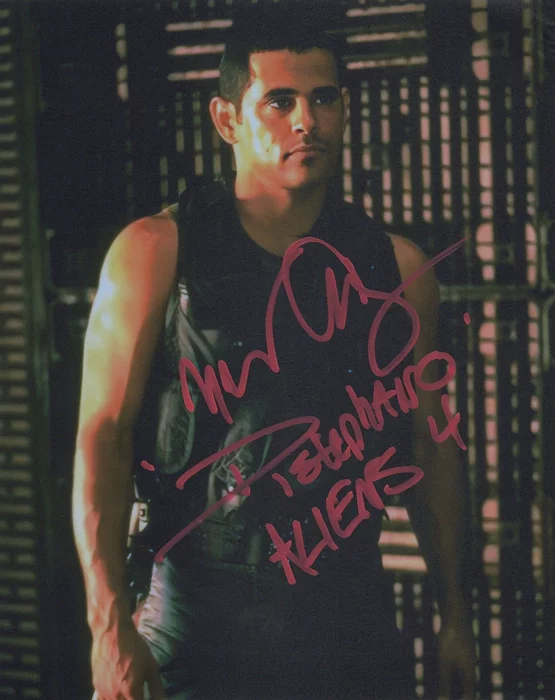 Raymond Cruz autograph