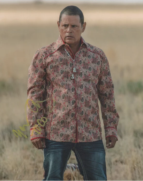 Raymond Cruz autograph