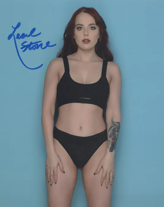 Leah Stone autograph