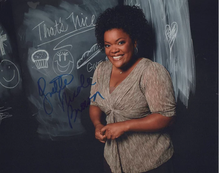 Yvette Nicole Brown autograph