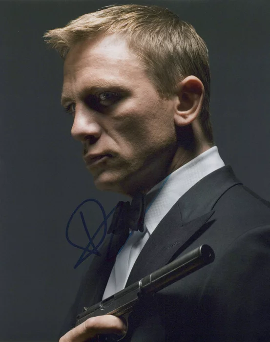 Daniel Craig autograph