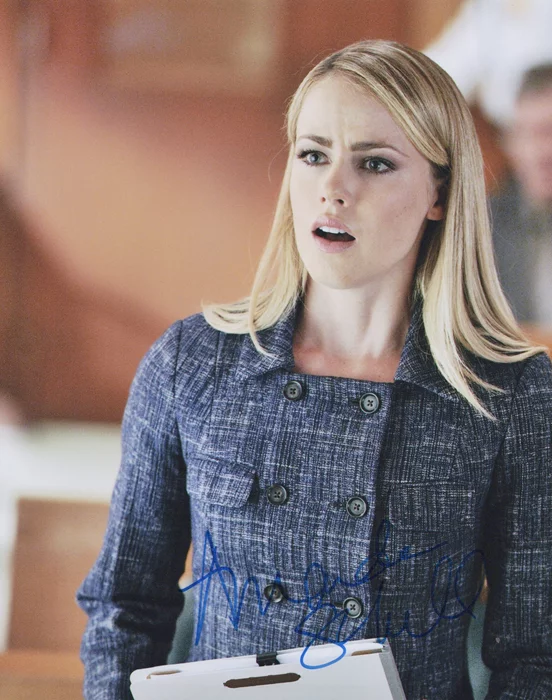 Amanda Schull autograph