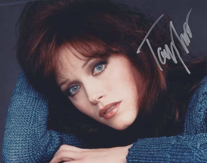 Tanya Roberts autograph