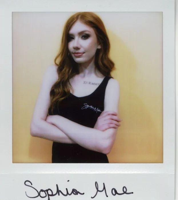 Sophia Mae autograph